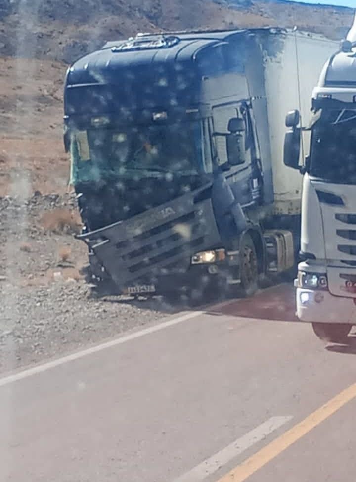 🔴 SINIESTRO VIAL EN RUTA 7 | DOS CAMIONES COLISIONARON EN LA ZONA DE RANCHILLOS.