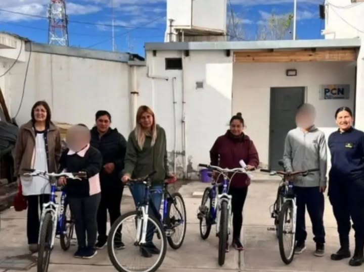 🔴 MENDOZA | general alvear: recuperan bicicletas fuera de servicio y las donan a una escuela.